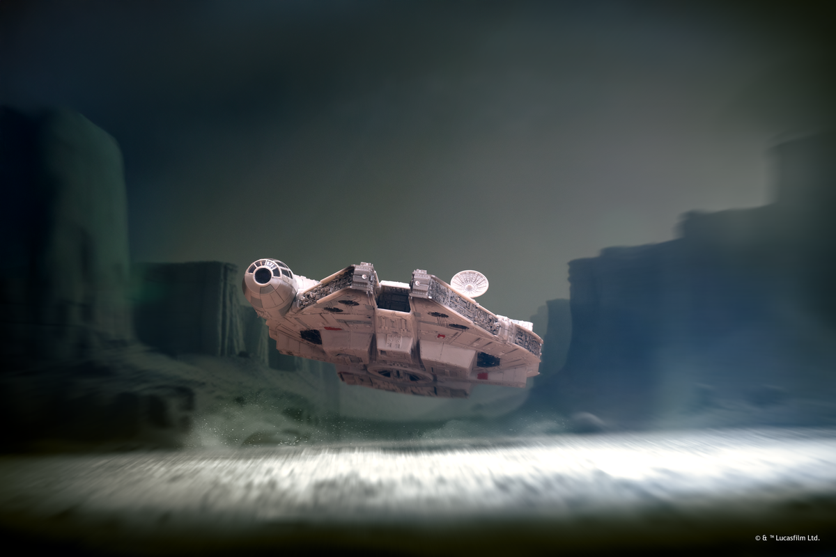STAR WARS Micro Galaxy Squadron Millennium Falcon