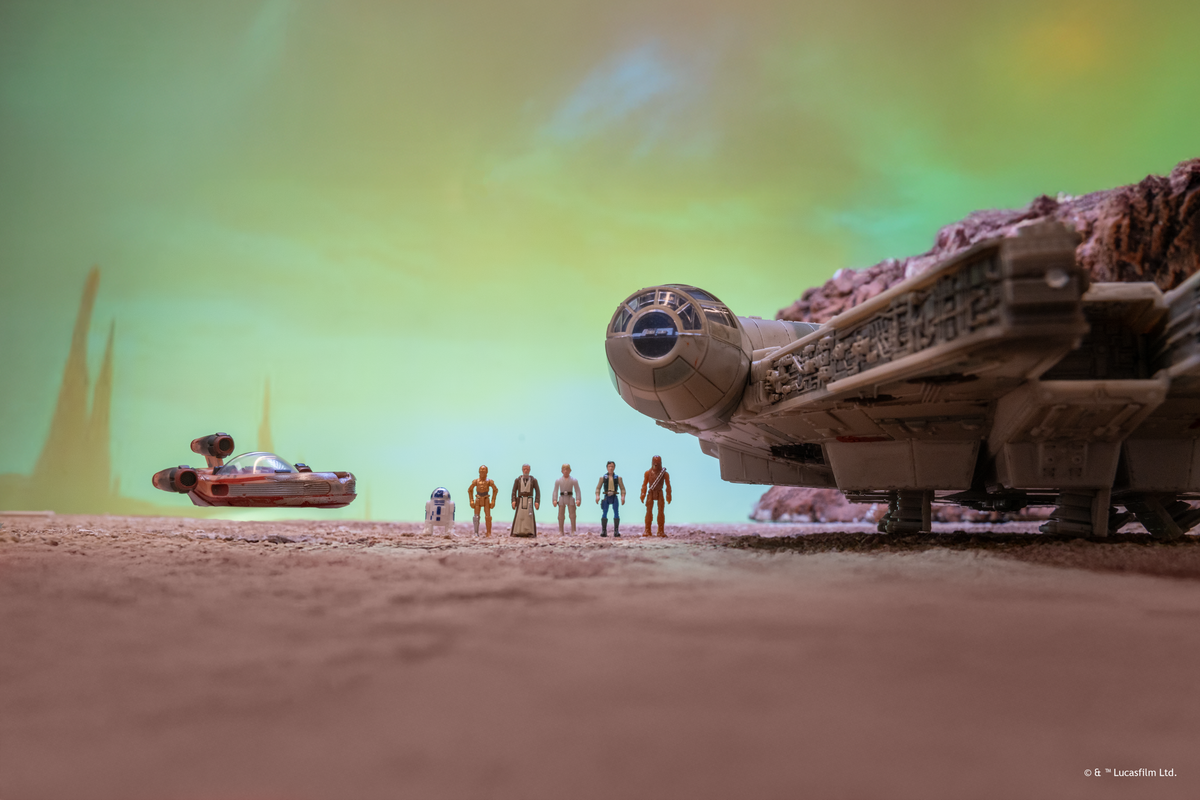 STAR WARS Micro Galaxy Squadron Millennium Falcon