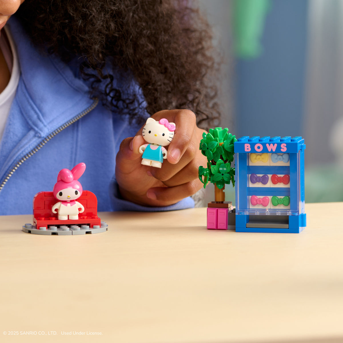 Hello Kitty and Friends Bow Vending Machine Building Set