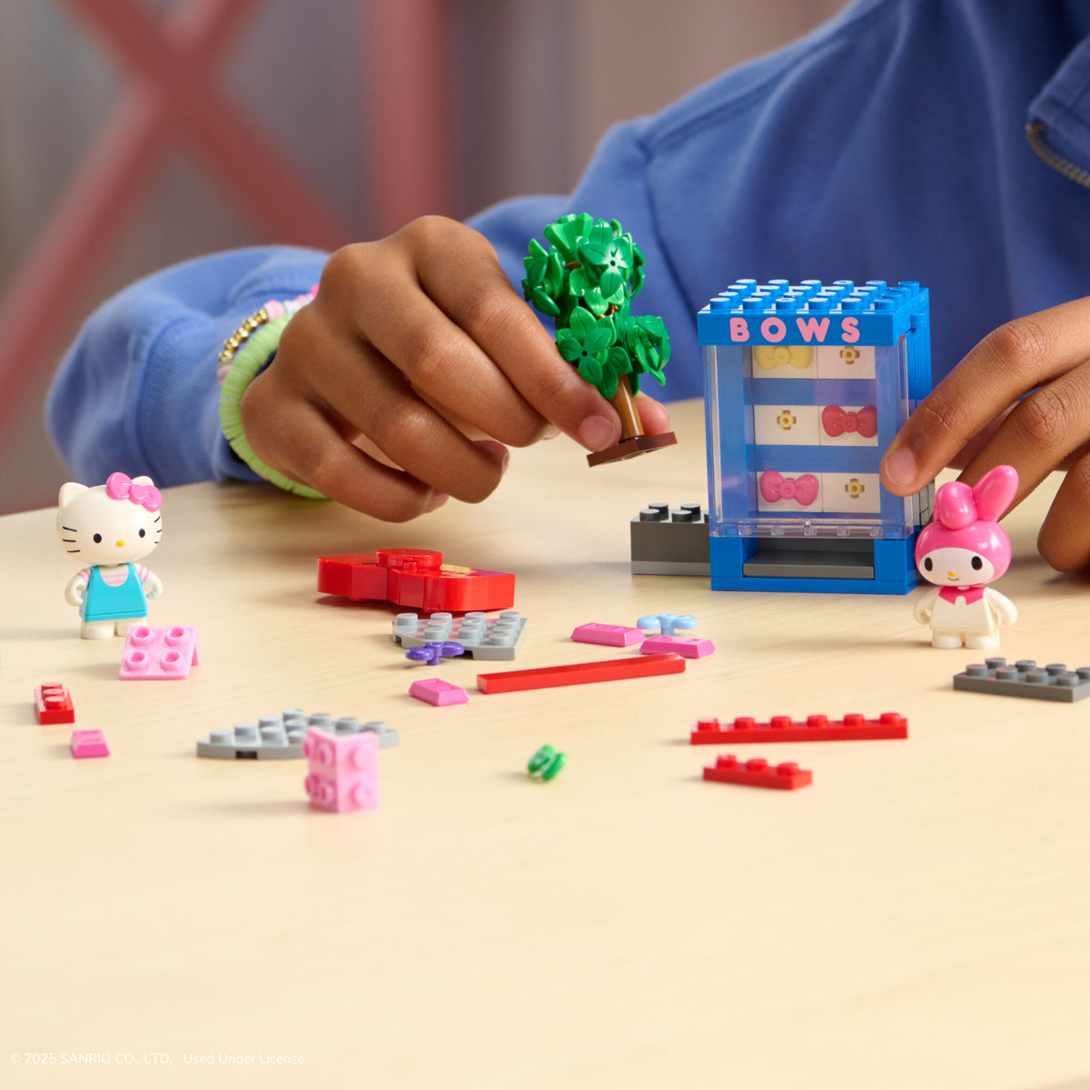 Hello Kitty and Friends Bow Vending Machine Building Set